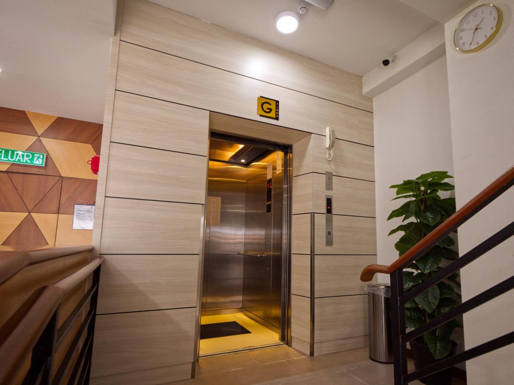 Weiss Hotels Kepong Baru Kampong Jawa Tengah Exterior photo