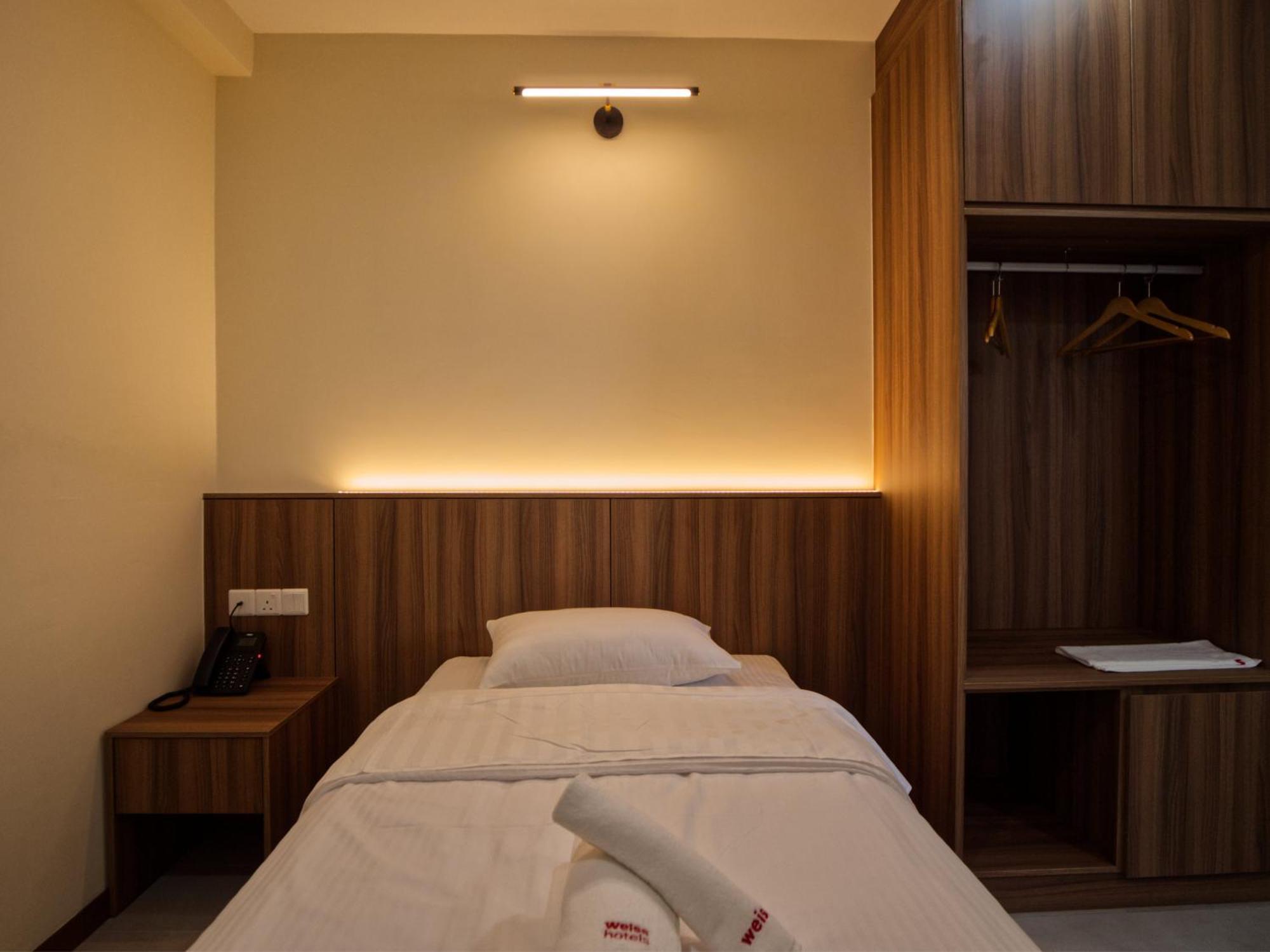 Weiss Hotels Kepong Baru Kampong Jawa Tengah Room photo