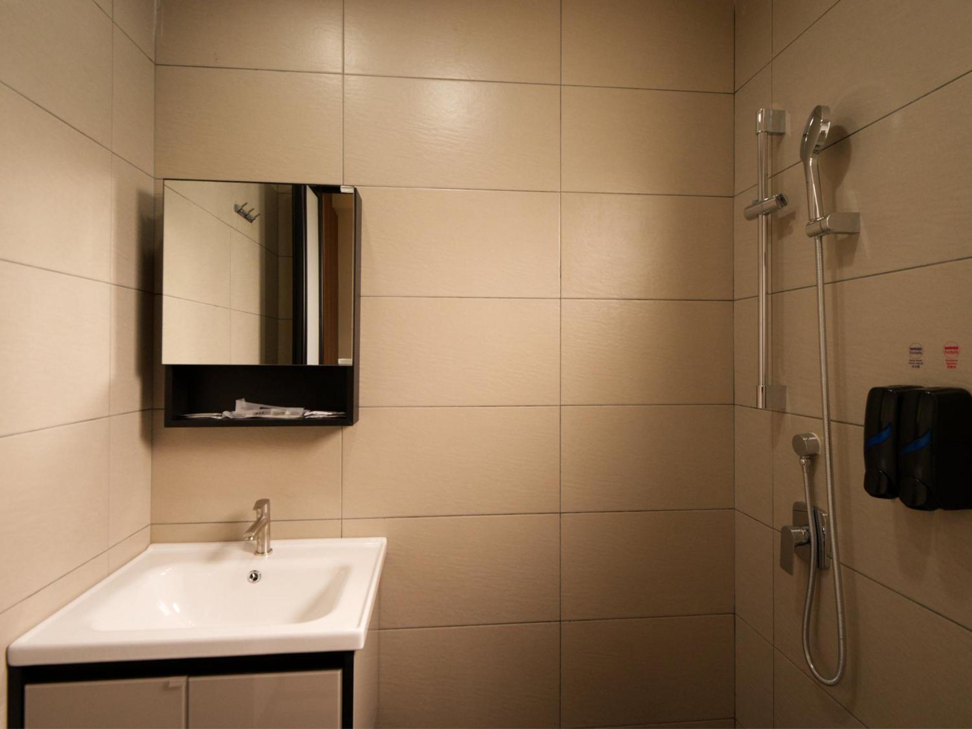 Weiss Hotels Kepong Baru Kampong Jawa Tengah Room photo