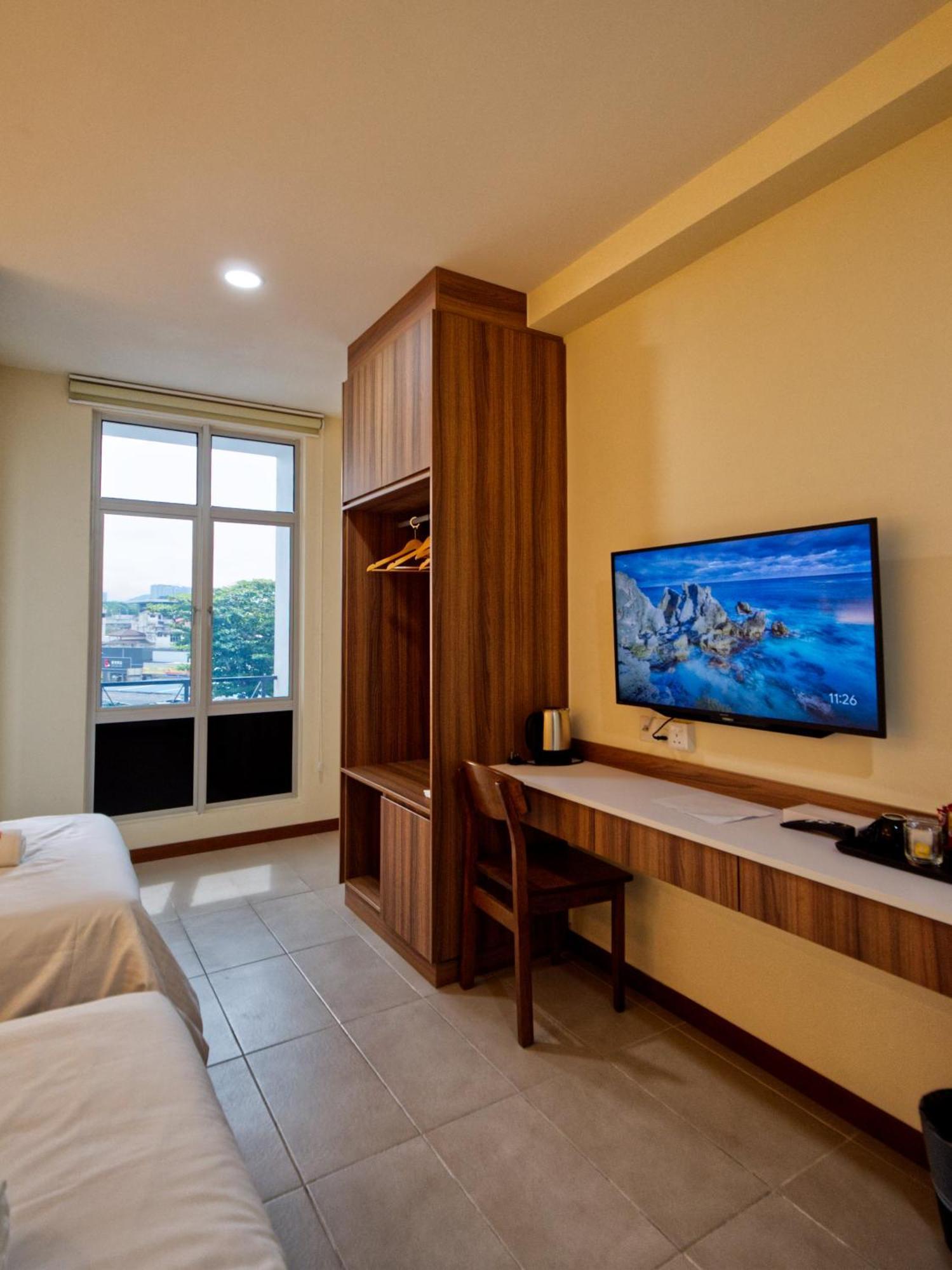Weiss Hotels Kepong Baru Kampong Jawa Tengah Room photo